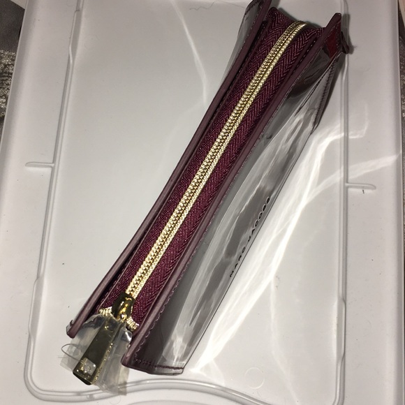 New Marc Jacobs patent makeup bag - Picture 3 of 3